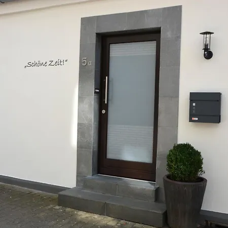 Schoene Zeit! 15204 アパート *