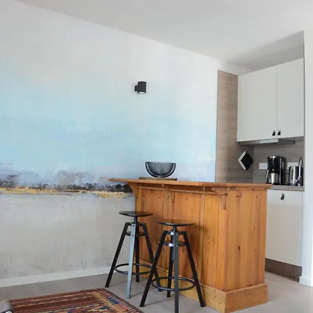 Schoene Zeit! 15204 アパート