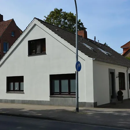 Schoene Zeit! 15204 アパート *